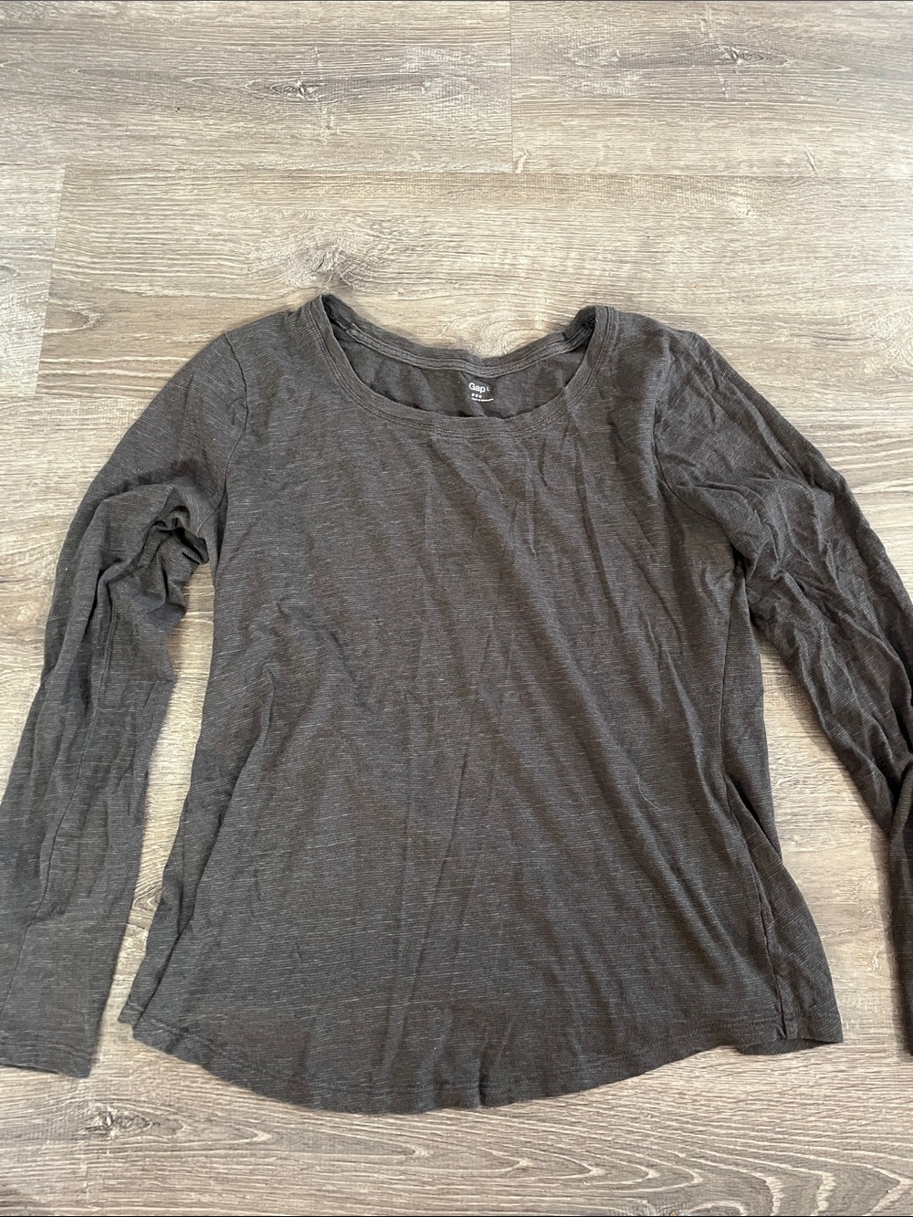 GAP Women’s Long Sleeve Scoop Neck Tee - Charcoal Gray